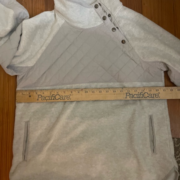 Abercrombie & Fitch Asymmetrical Snap-Up Fleece - Picture 4 of 7